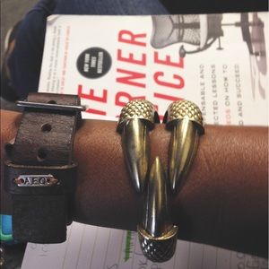 Gold Antiqued Claw Bracelet